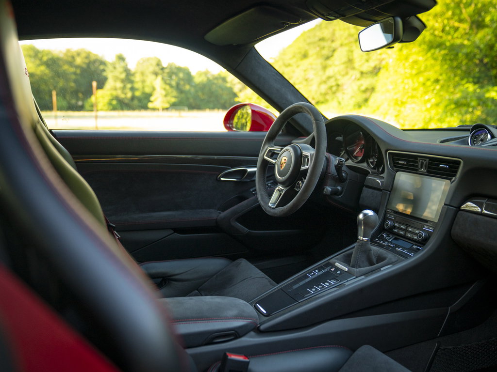 Porsche 991.2 Carrera GTS