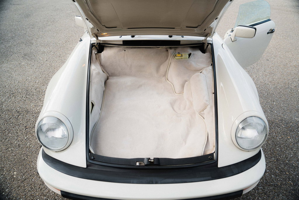 Porsche 911 Carrera 3.2 Speedster
