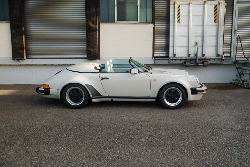 Porsche 911 Carrera 3.2 Speedster
