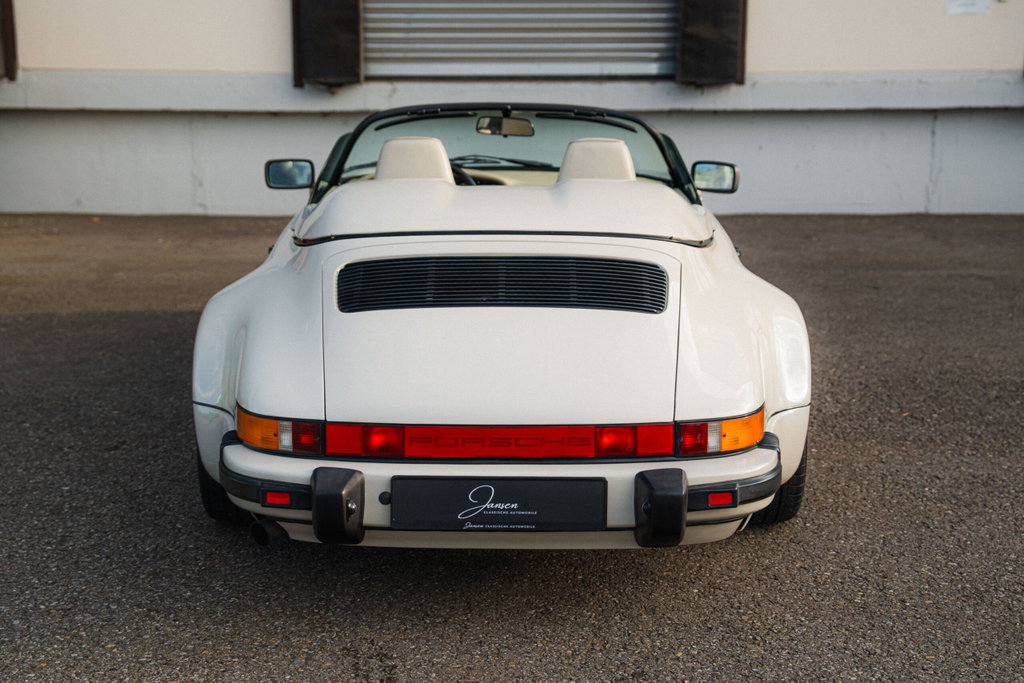 Porsche 911 Carrera 3.2 Speedster
