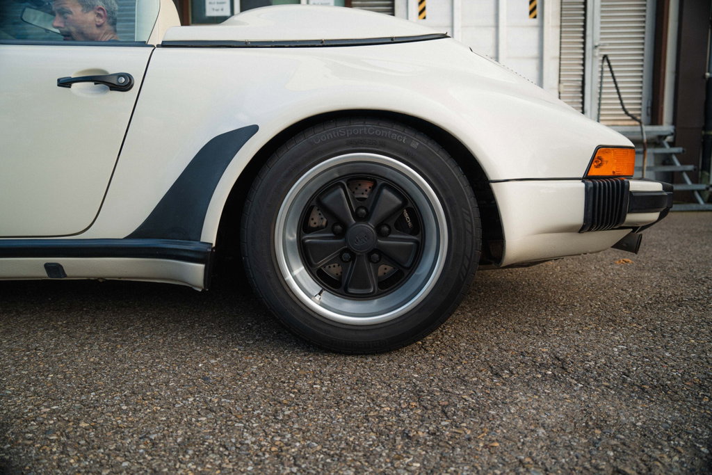 Porsche 911 Carrera 3.2 Speedster