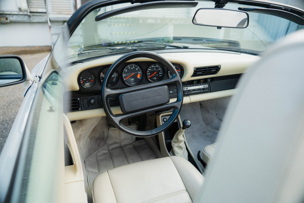 Porsche 911 Carrera 3.2 Speedster