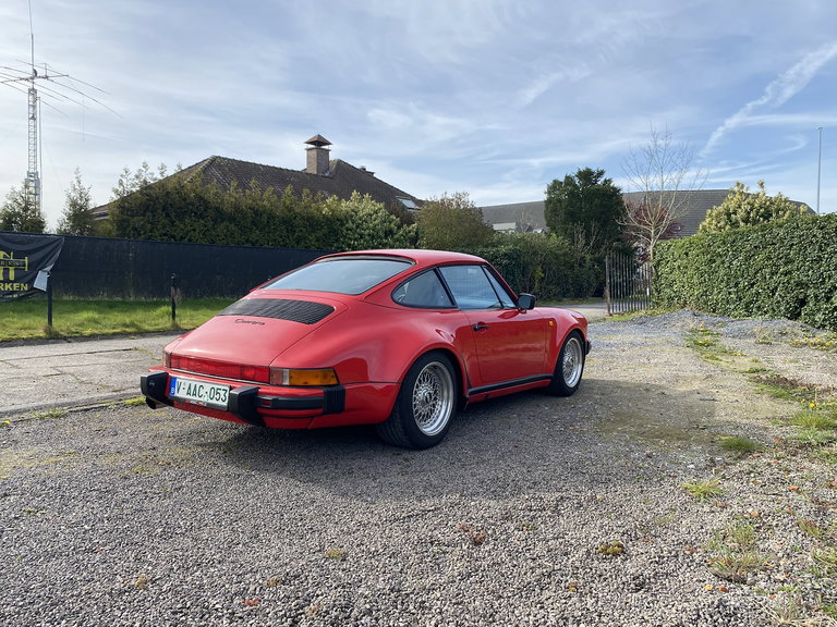 Porsche 911 Carrera 3.2