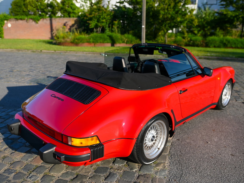 Porsche 911 Carrera 3.2