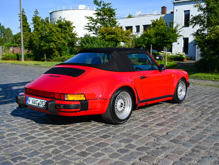 Porsche 911 Carrera 3.2