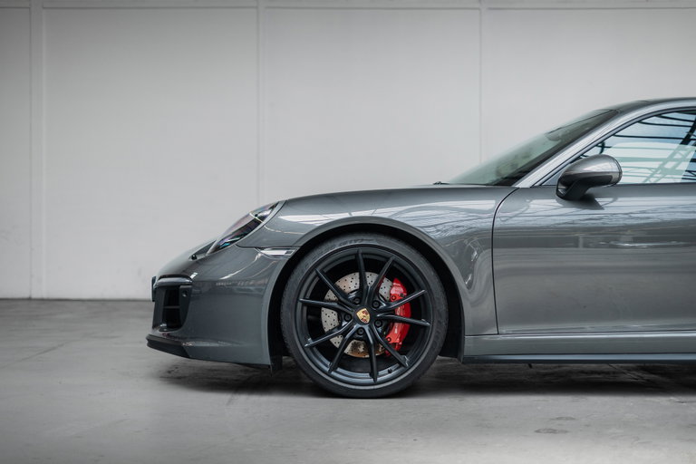 Porsche 991.2 Carrera GTS
