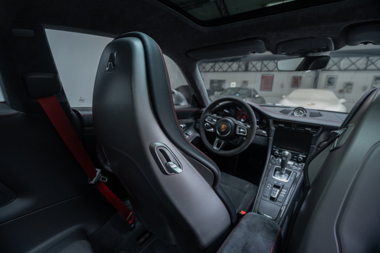Porsche 991.2 Carrera GTS