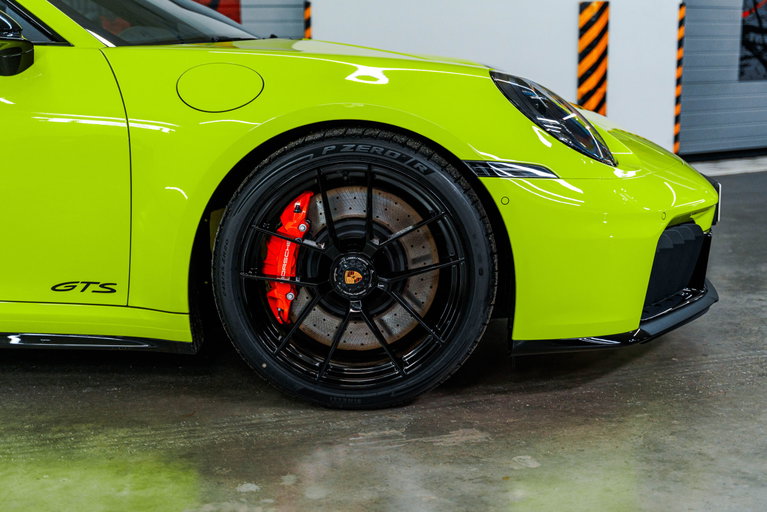Porsche 992.2 Carrera GTS