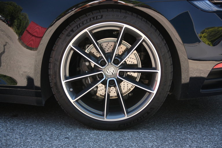 Porsche 992 Carrera