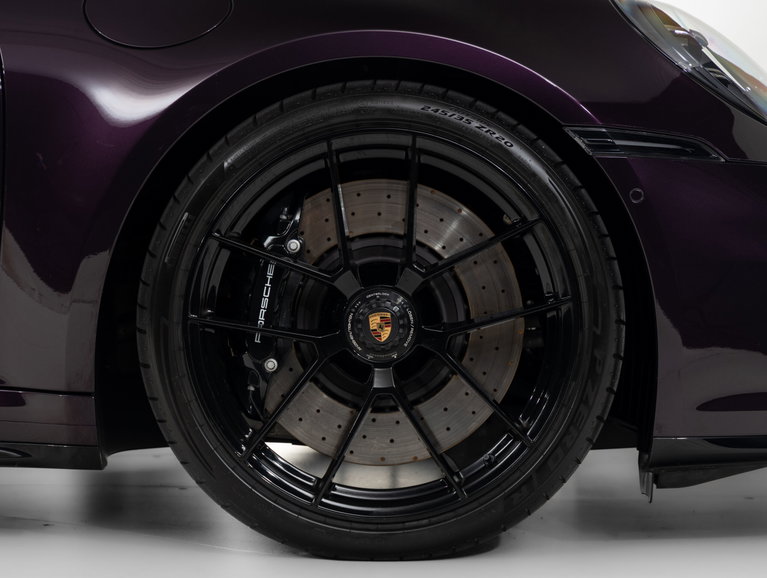 Porsche 992.2 Carrera 4 GTS