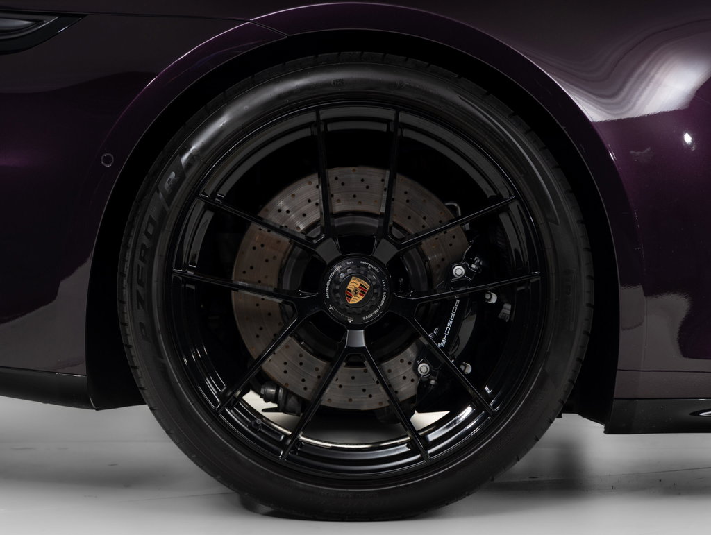 Porsche 992.2 Carrera 4 GTS