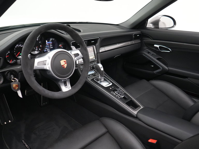 Porsche 991 Carrera 4 GTS
