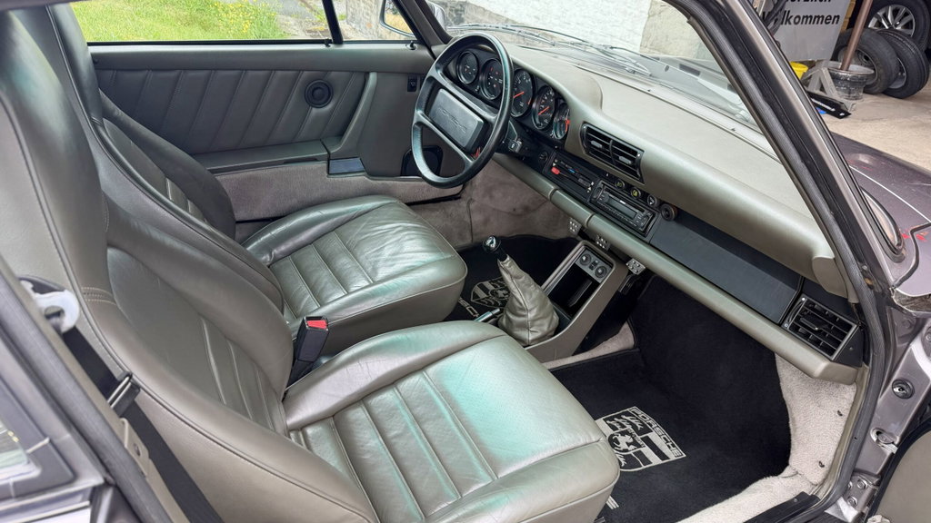Porsche 911 Carrera 3.2