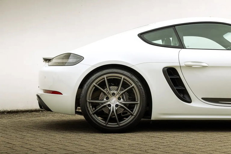Porsche 718 Cayman T