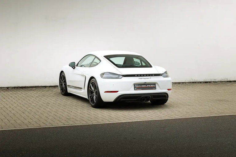 Porsche 718 Cayman T