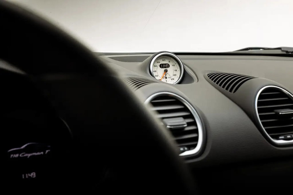 Porsche 718 Cayman T