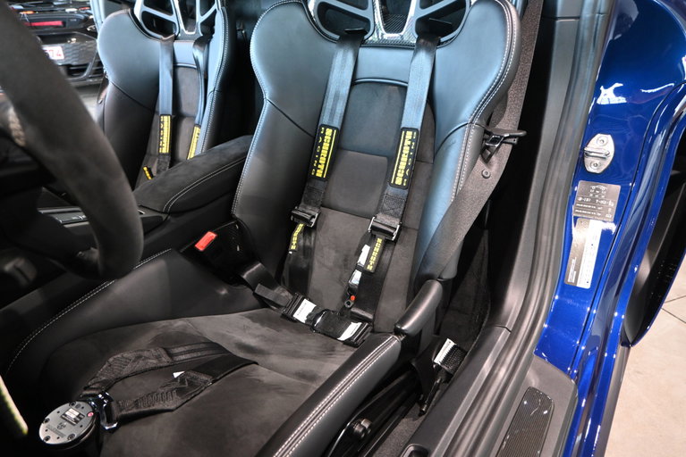 Porsche 718 Cayman GT4