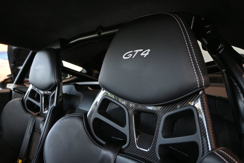 Porsche 718 Cayman GT4