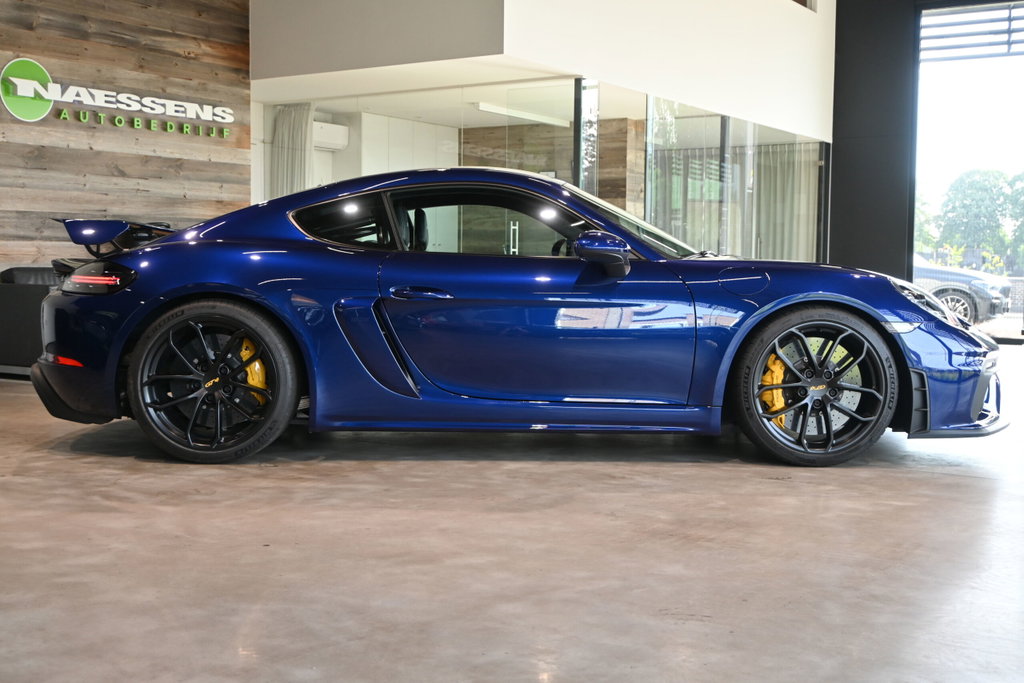 Porsche 718 Cayman GT4