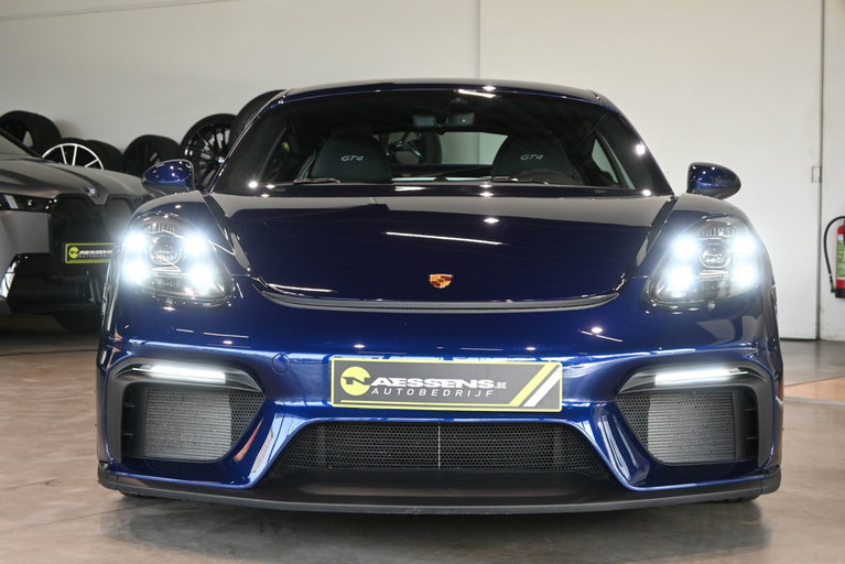 Porsche 718 Cayman GT4