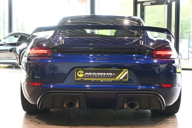 Porsche 718 Cayman GT4