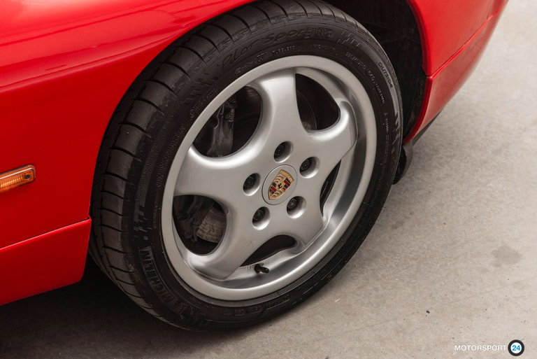 Porsche 928 GTS