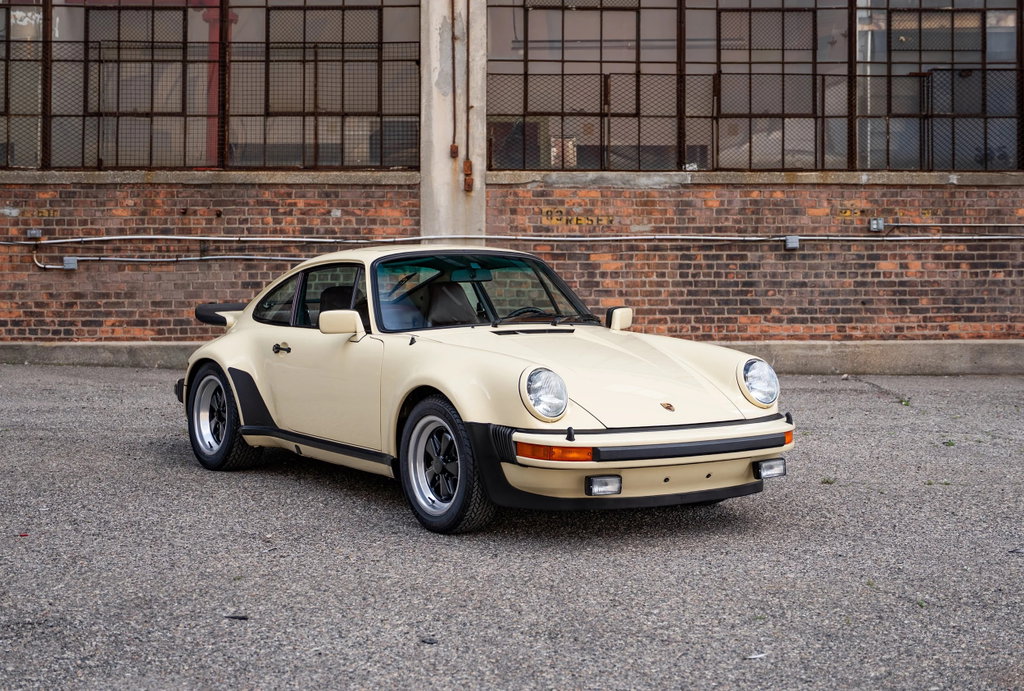 Porsche 911 Turbo 3.0 (US)