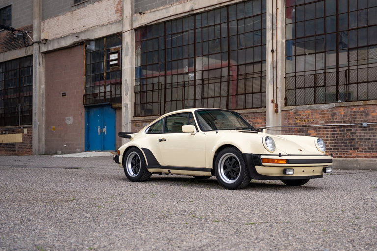 Porsche 911 Turbo 3.0 (US)
