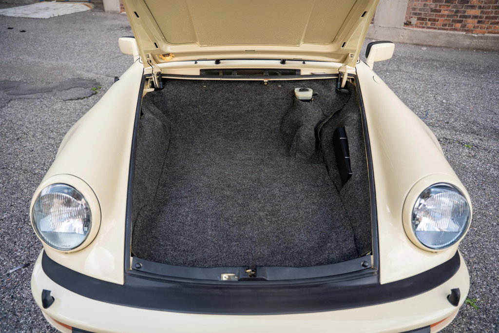 Porsche 911 Turbo 3.0 (US)