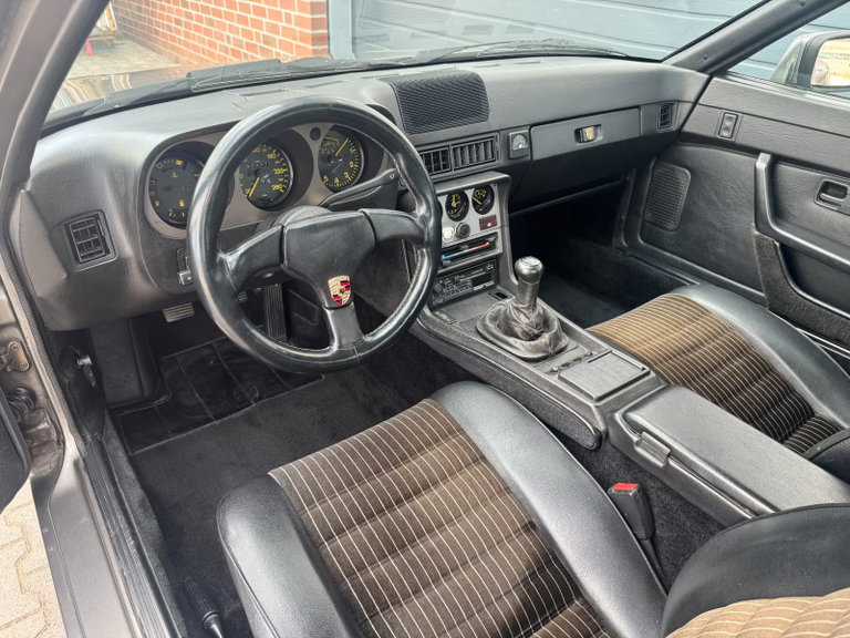 Porsche 944 Coupé