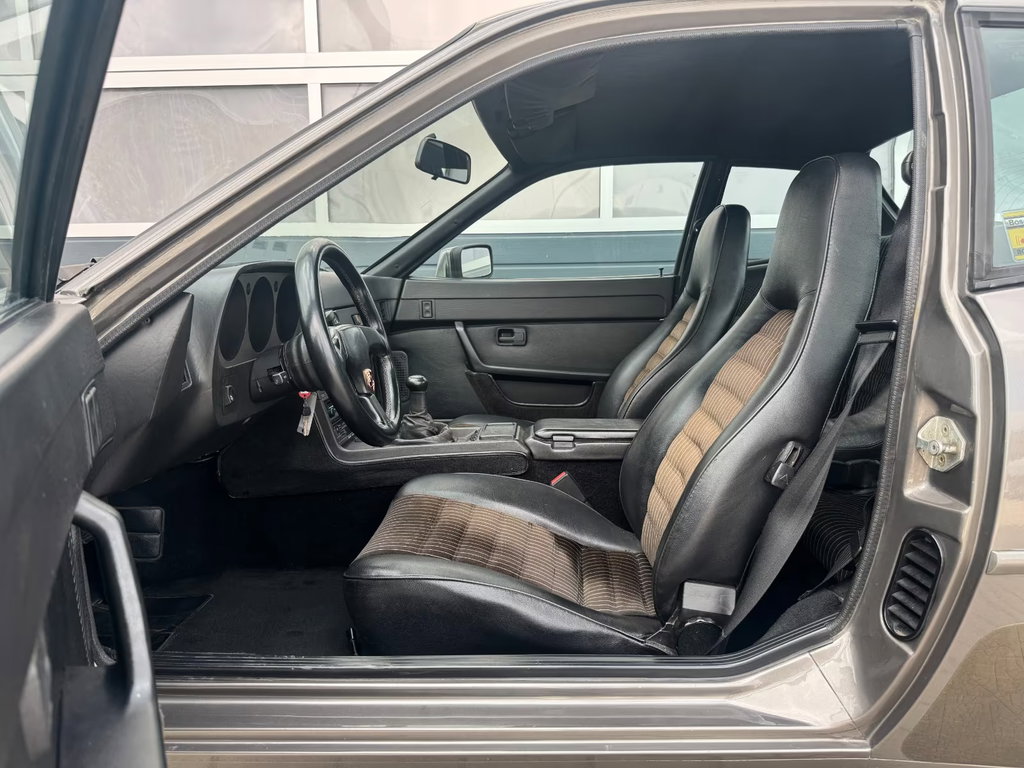Porsche 944 Coupé