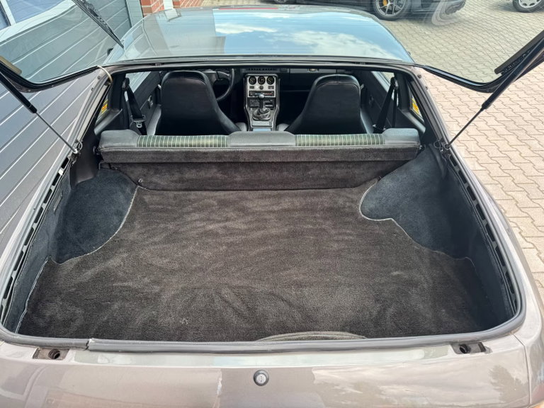 Porsche 944 Coupé