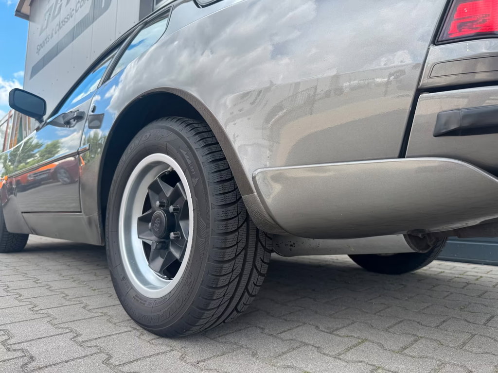 Porsche 944 Coupé