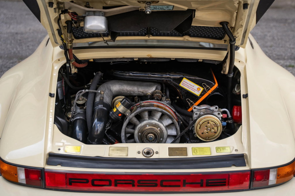 Porsche 911 Turbo 3.0 (US)