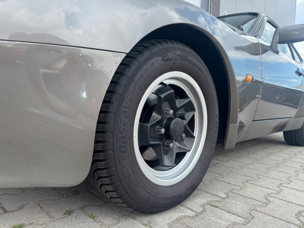 Porsche 944 Coupé