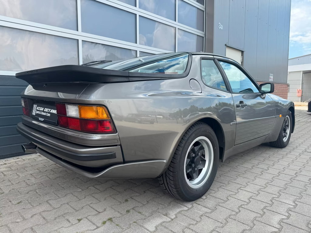 Porsche 944 Coupé