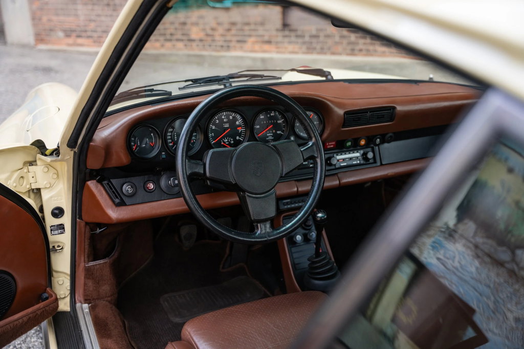 Porsche 911 Turbo 3.0 (US)