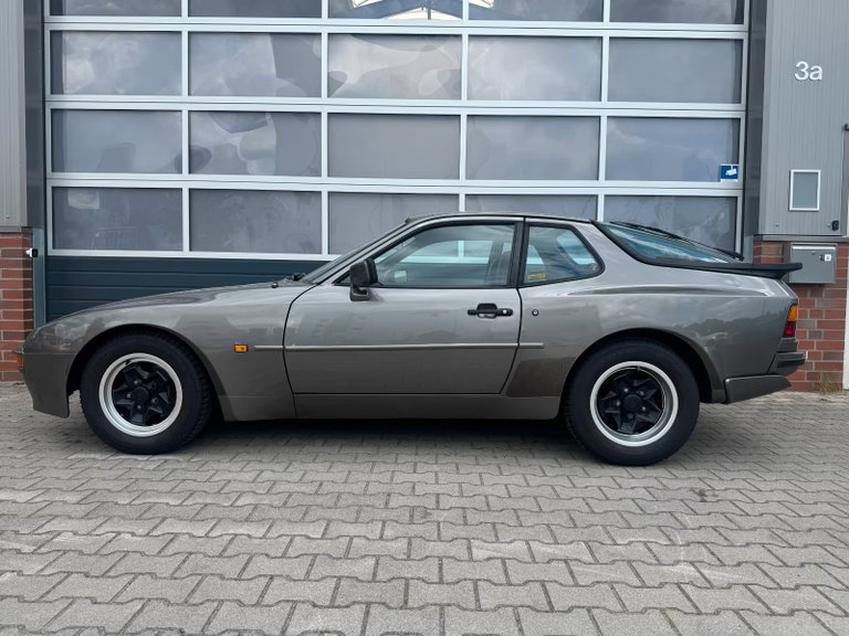 Porsche 944 Coupé
