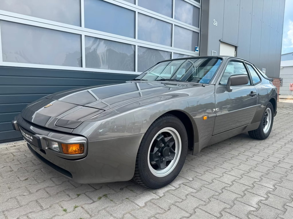 Porsche 944 Coupé