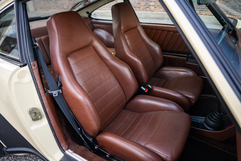 Porsche 911 Turbo 3.0 (US)
