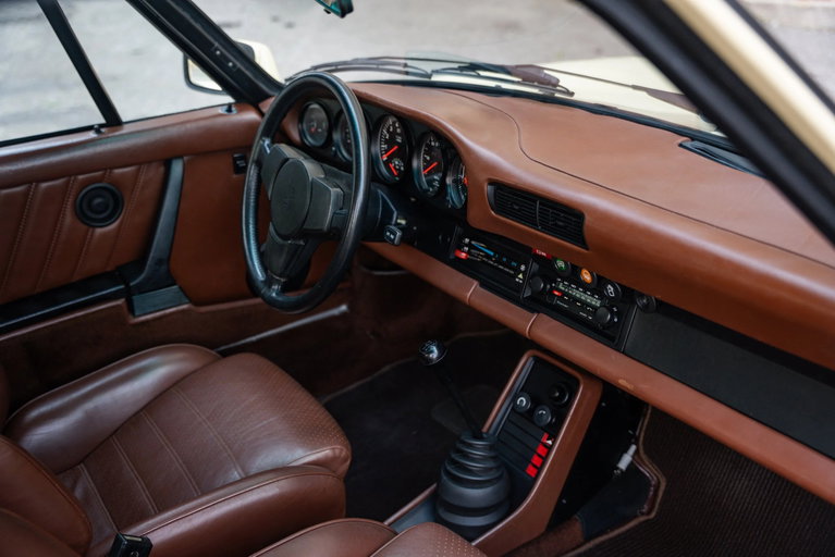 Porsche 911 Turbo 3.0 (US)