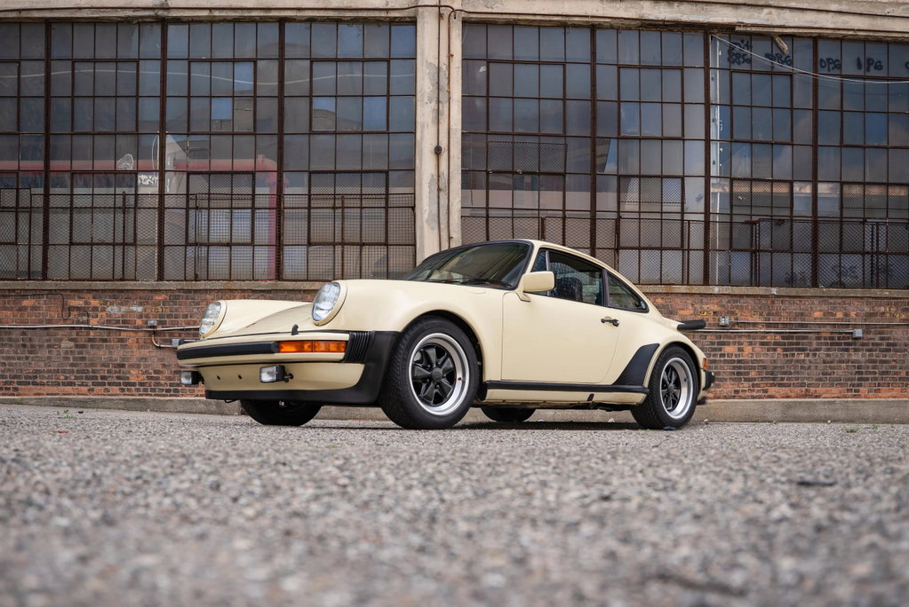 Porsche 911 Turbo 3.0 (US)