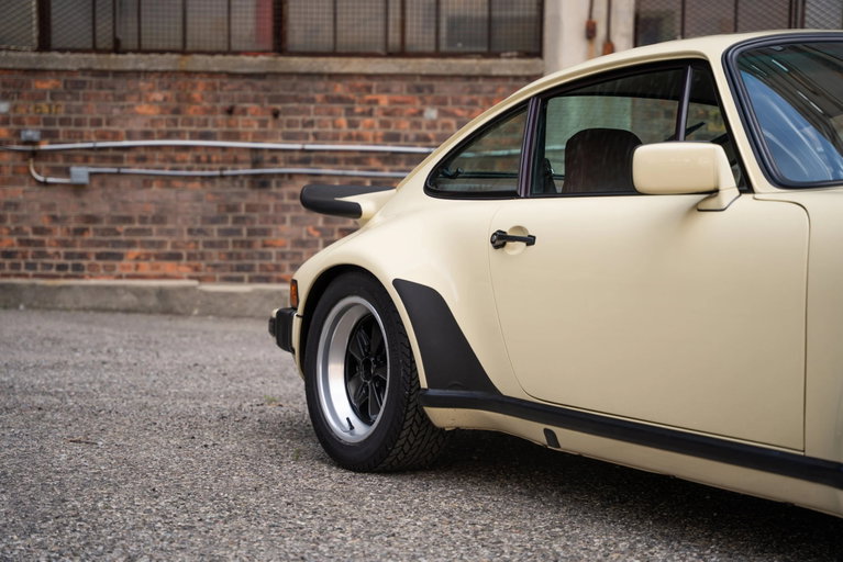 Porsche 911 Turbo 3.0 (US)