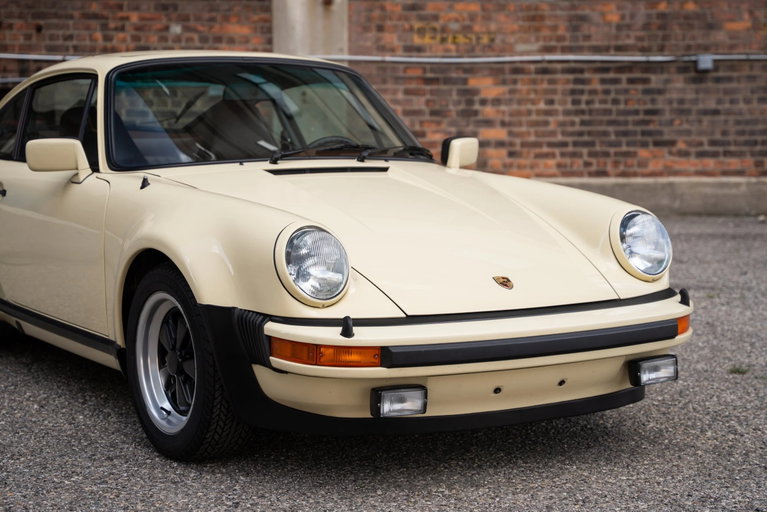 Porsche 911 Turbo 3.0 (US)