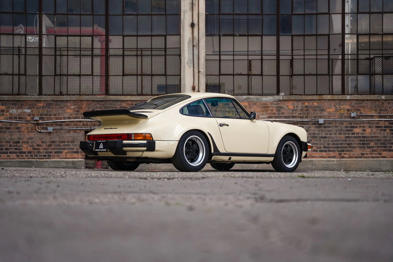 Porsche 911 Turbo 3.0 (US)