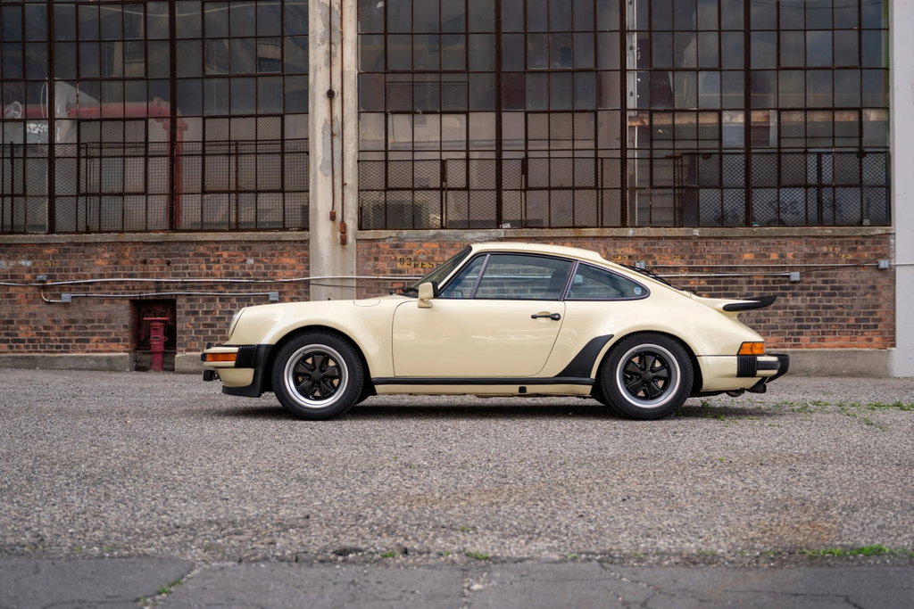 Porsche 911 Turbo 3.0 (US)