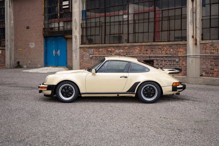 Porsche 911 Turbo 3.0 (US)