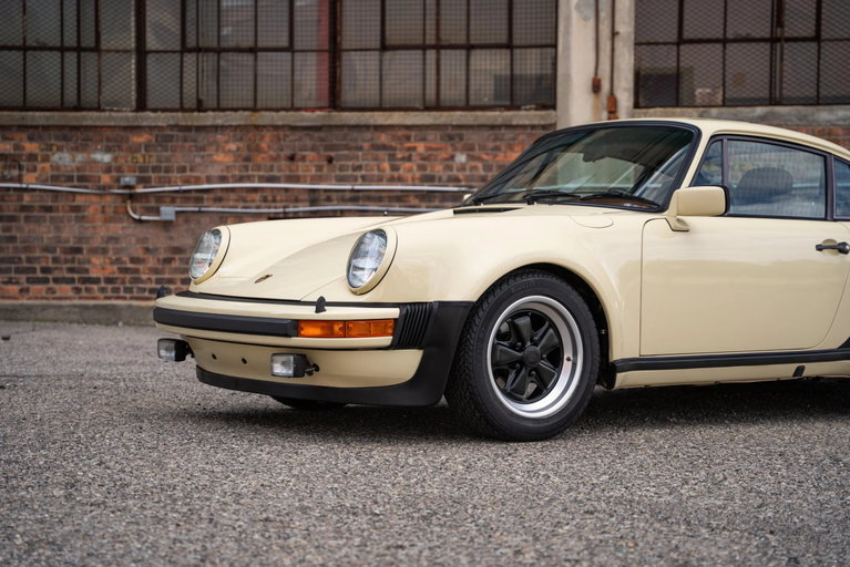 Porsche 911 Turbo 3.0 (US)