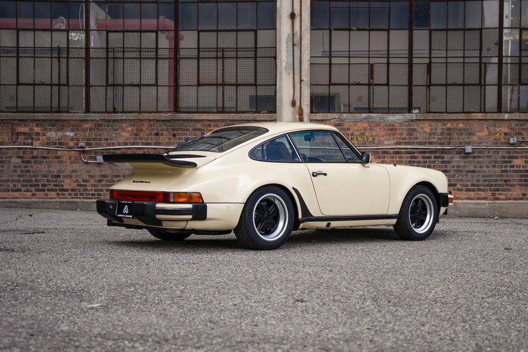 Porsche 911 Turbo 3.0 (US)