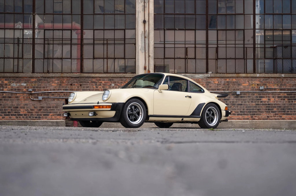 Porsche 911 Turbo 3.0 (US)